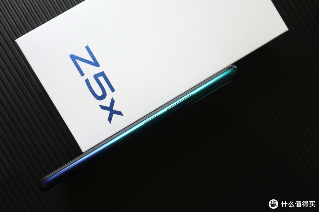 好看还能打的它不像是千元机——vivo Z5x体验