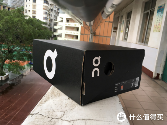 超强支撑！On昂跑新款CLOUDSTRATUS跑鞋开箱