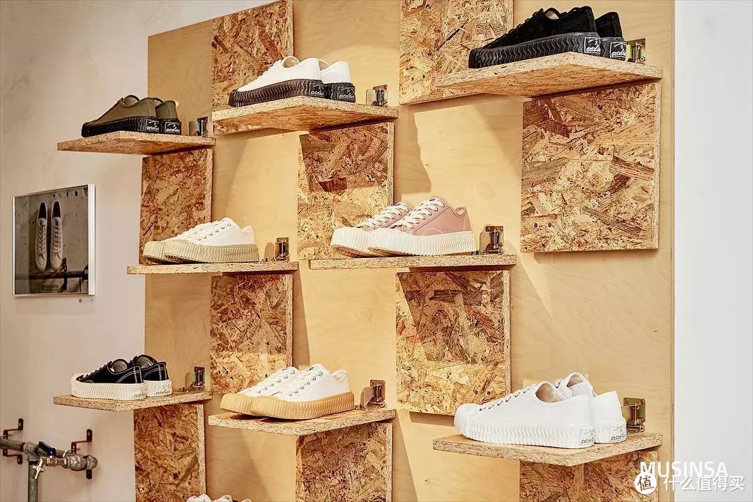 帆布鞋只有Converse、Vans？这几款百搭不过时，买了就想天天穿！