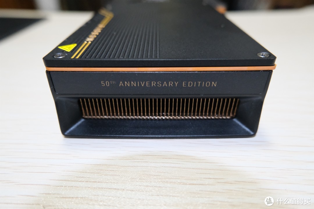 吃土进行中——AMD 5700XT 50周年版开箱