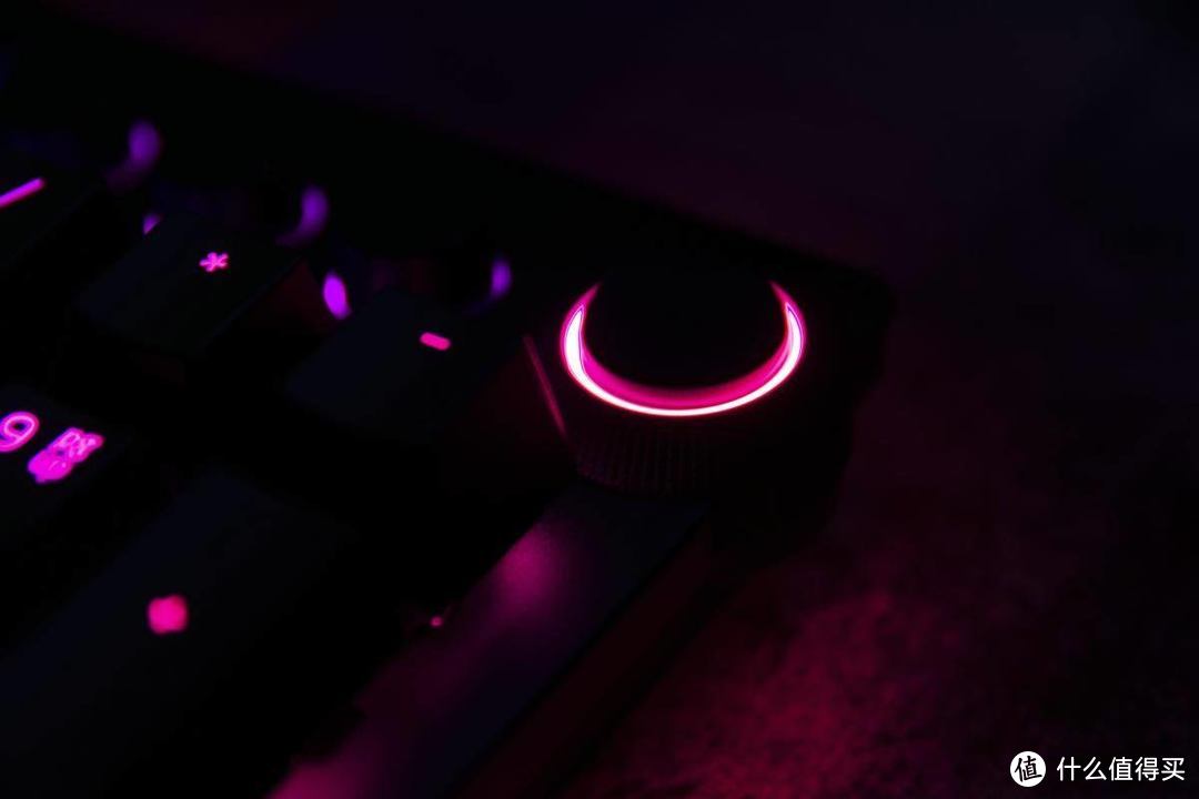 光轴加持+RGB灯效，雷蛇猎魂光蛛精英版不仅有颜值更有轻快的击打体验