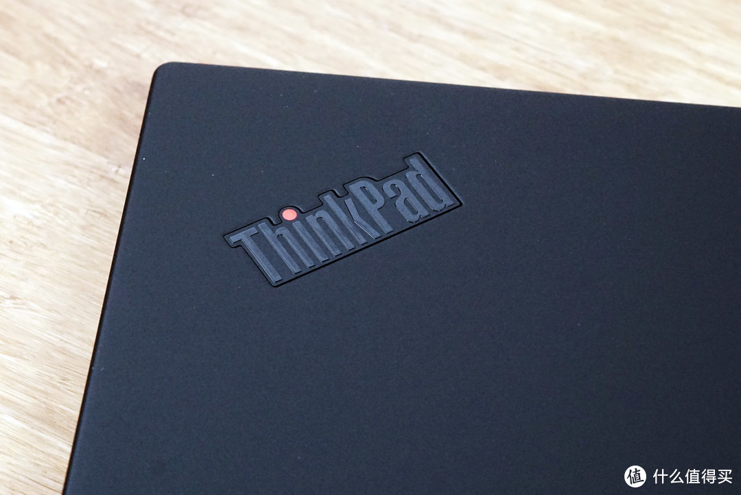 不输 Mac 的设计体验？Mr.T 带你体验 ThinkPad X1 隐士