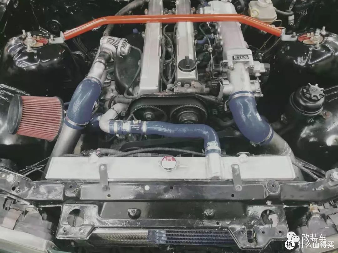 车友给宝马E36移植上丰田1JZ发动机，打造成飘移神器！