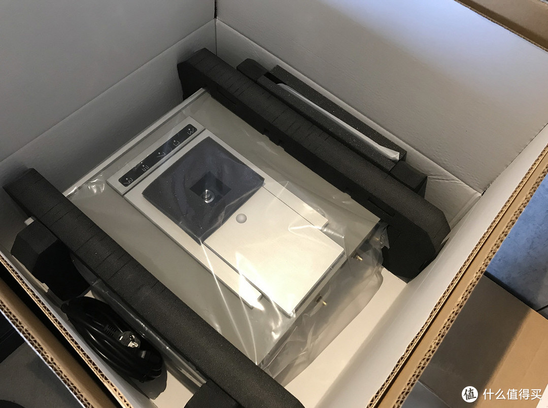 双层纸箱包装，机器全重12kg，在HIFI CD里其实也只能算是中等重量