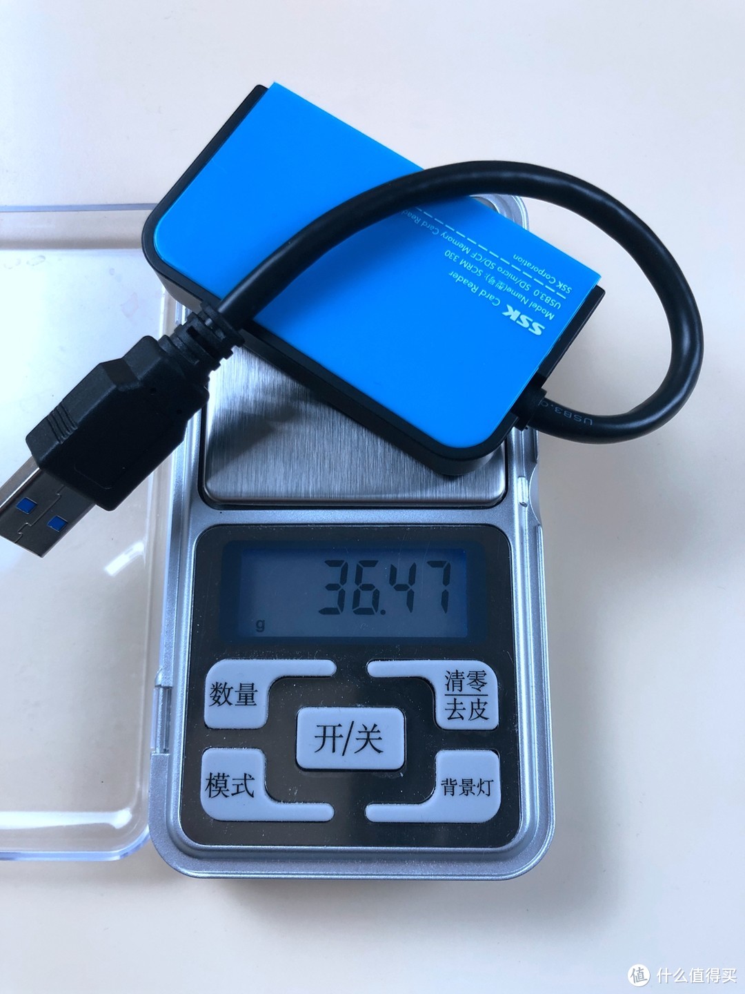 小巧好用也缺点明显- 飚王（SSK）SCRM330 USB3.0 TF/SD/CF 多功能合一读卡器 开箱简评