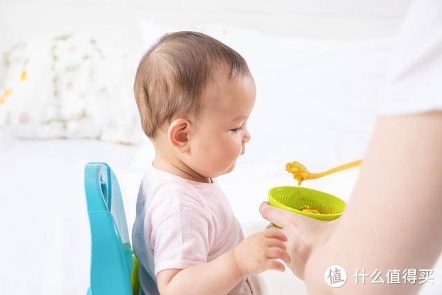 给宝宝添加辅食，怎样才能更科学？