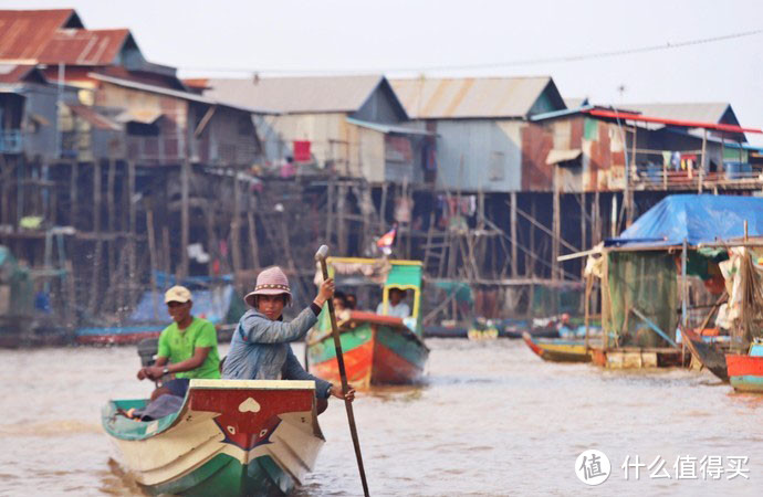 暑假带着孩子去柬埔寨洞里萨湖，寻找在贫穷夹缝中生存的水上浮村