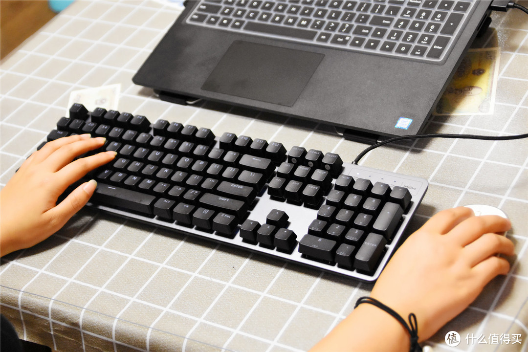 小米有史以来最便宜的机械键盘——上手体验米物游戏机械键盘600K