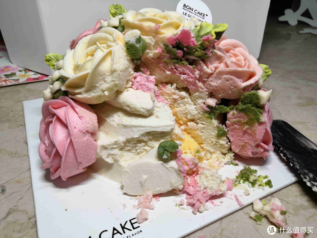 高颜值的甜，豆沙味裱花的「BONCAKE」