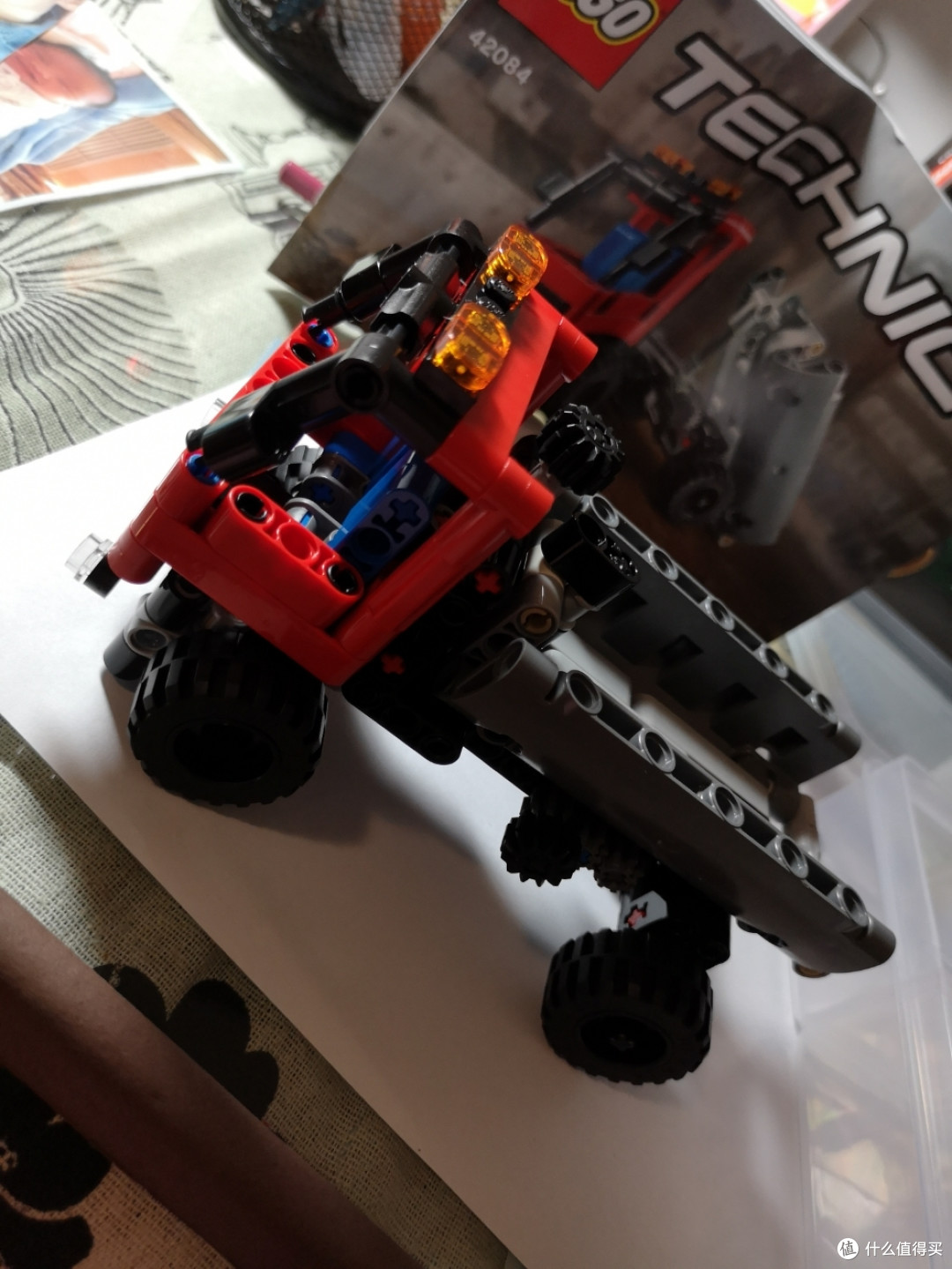 乐高42084小巧精悍的"乐色"车