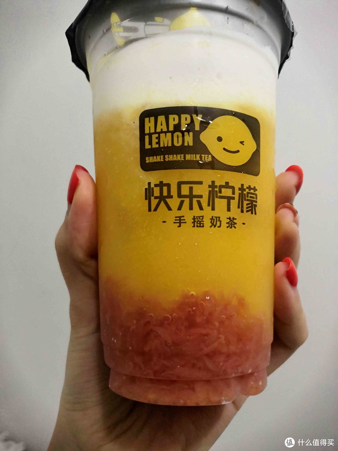 给我一杯「快乐」，我能摇动整个地球