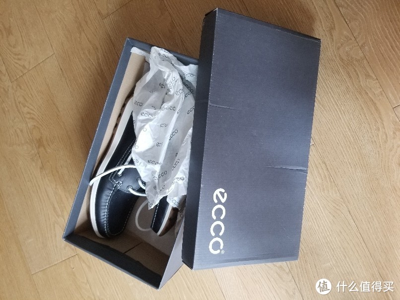 皱巴巴的鞋盒,这狠ecco