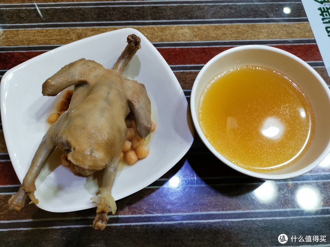 体验新疆喀什市鸽子汤——蓝岩鸽营养乳鸽汤馆、凯麦尔丁蓝鸽子店