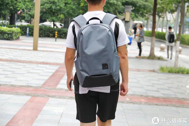 外出必备背包，超实用高颜值，小米休闲运动双肩包