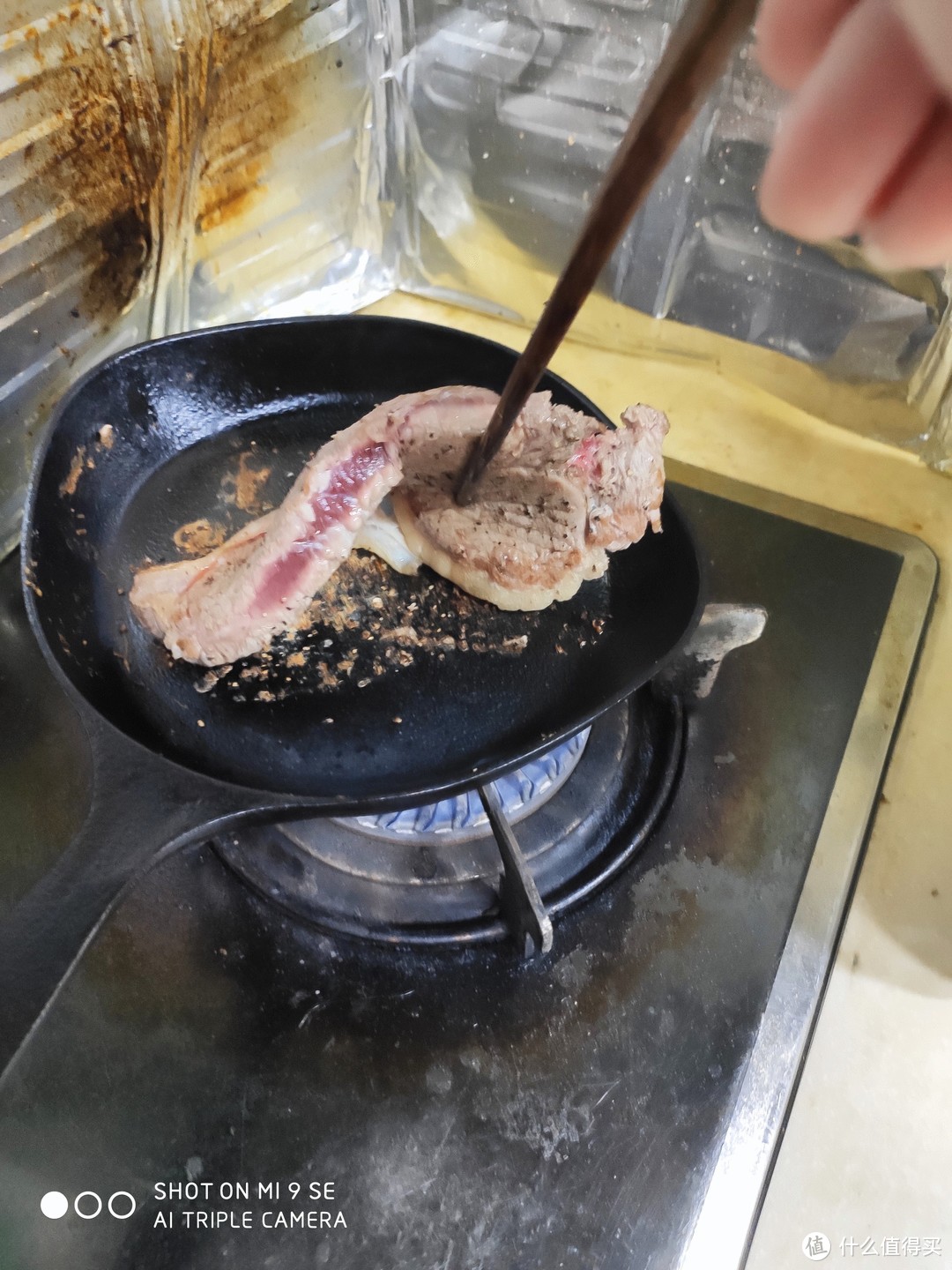 没有什么比煎牛排更简单的了，蒜香恒都澳洲原切西冷牛排