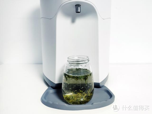 倍绿亚净水器，净化加热二合一，让家庭饮用水更安全