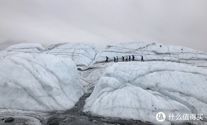 在美国阿拉斯加旅游，别忘了去徒步马塔努斯卡冰川，独自去探险