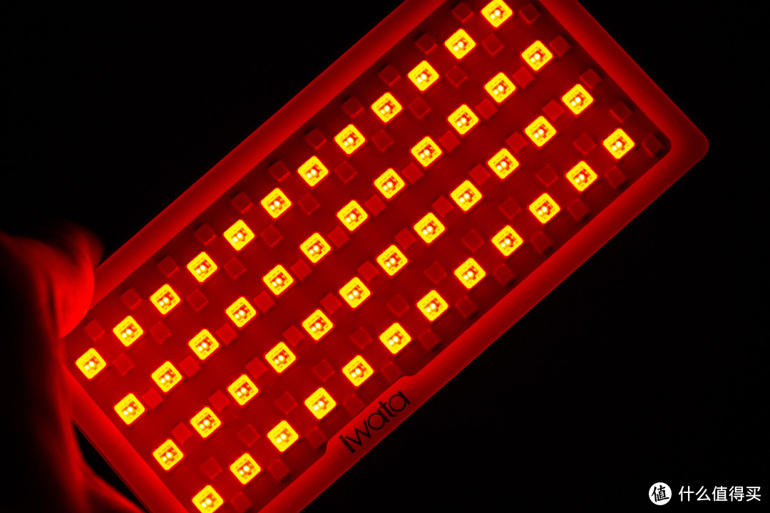 亮骚机 篇二十：你的晒单也能“赛博朋克”风 iwata摄影灯Genius Light Color开箱体验