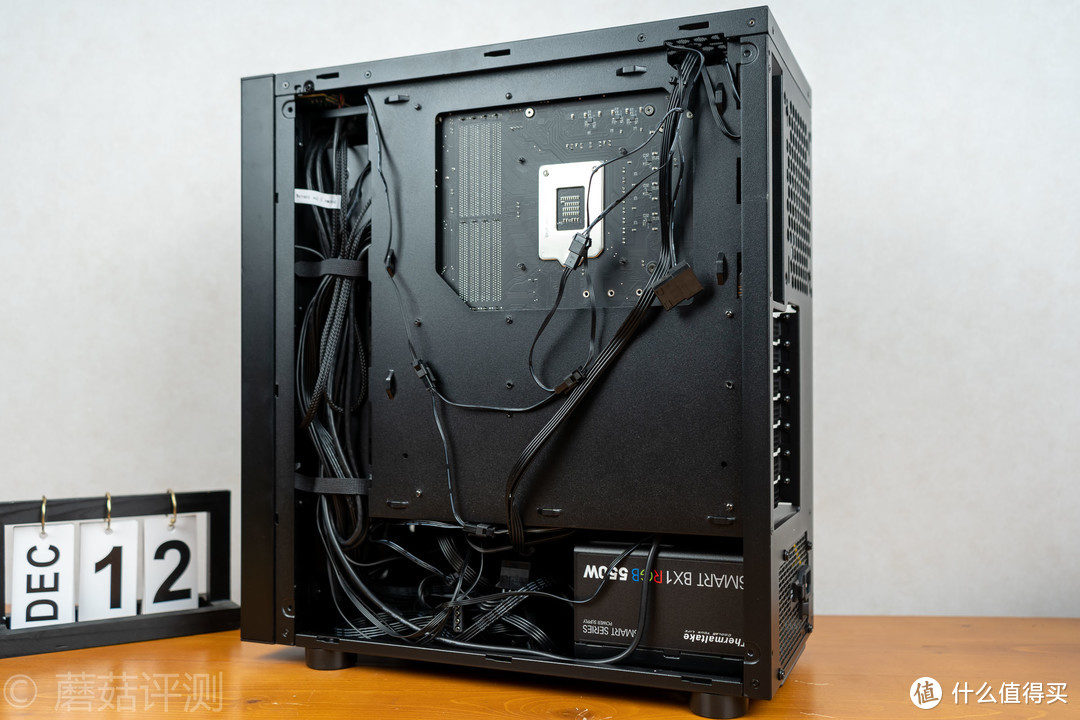 外观漂亮散热强、Tt（Thermaltake）挑战者H2 黑色 中塔机箱