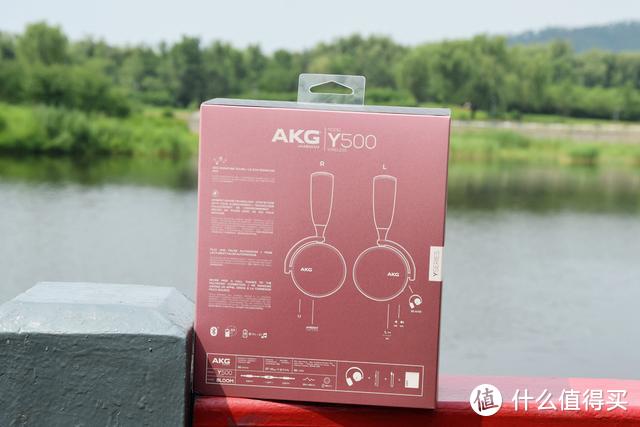 AKG Y500无线头戴式蓝牙耳机，传达最高标准的声音素质