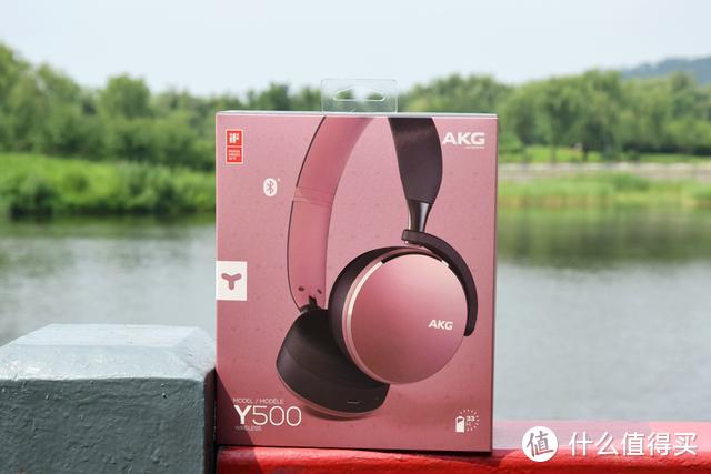 AKG Y500无线头戴式蓝牙耳机，传达最高标准的声音素质