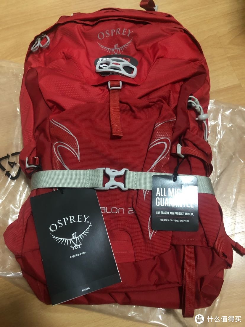 OSPREY TALON 22 魔爪22L 骚红色款 女汉纸背负体验