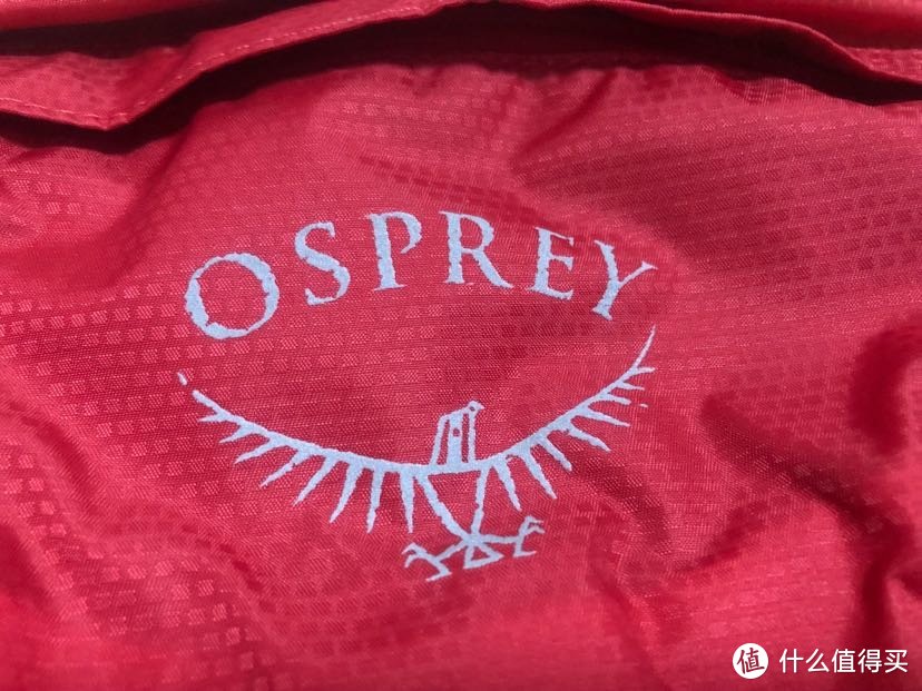 OSPREY TALON 22 魔爪22L 骚红色款 女汉纸背负体验