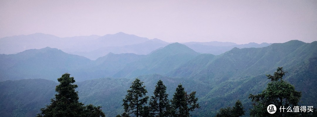 远眺群山