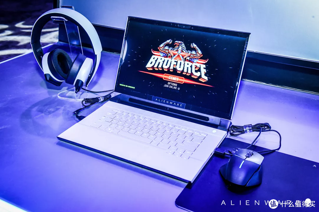 未来游戏本应有的样子：ALIENWARE 外星人 发布 全新 Alienware m15 / m17 电竞笔记本电脑