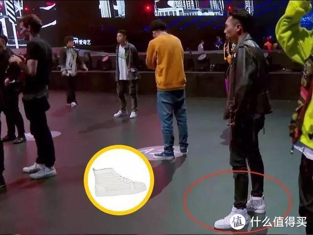 我晕，这届新说唱咋回事？节目组逼你们rapper全穿AJ1了？