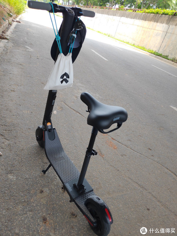骑了1月的NINEBOT电动滑板车标准版+座椅套装，滑板车加速按钮持续按5秒后，会进入 
