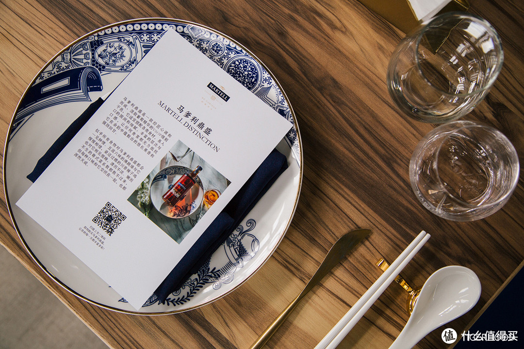 这家集创意与体验的好奇餐厅，汇集了全上海最具穿搭品位的复古达人