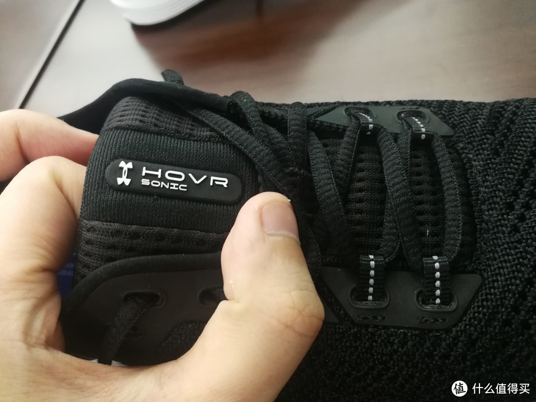 完全不走心的换代——Under Armour Hovr Sonic 2 智能跑鞋开箱