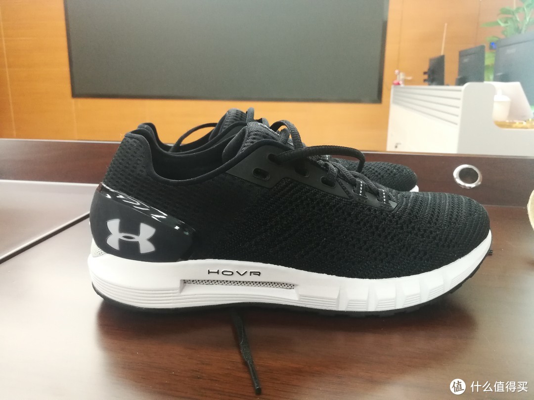 完全不走心的换代——Under Armour Hovr Sonic 2 智能跑鞋开箱