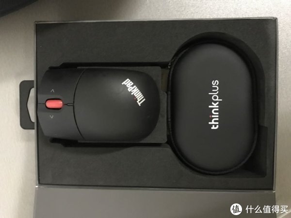 把我的thinkpad 鼠标放上！随机带了一些套件包！