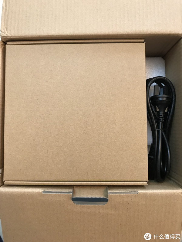 里面还有一个牛皮纸盒...来吧...