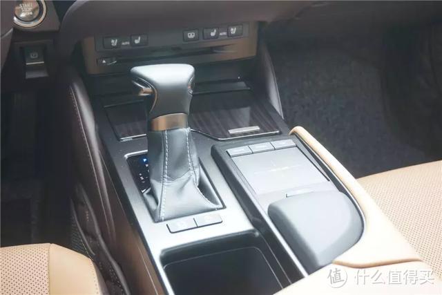 评测雷克萨斯ES 2.0L车型：比BBA还抢手的豪车，真值吗？