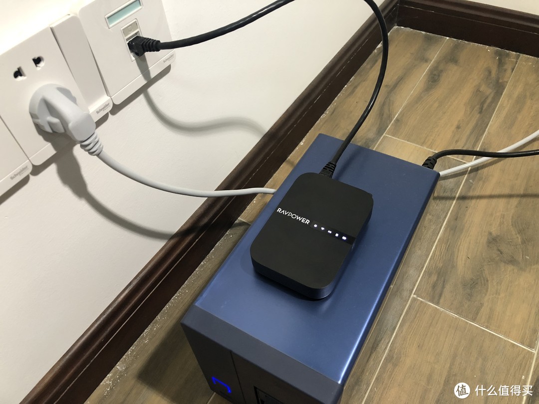 解决移动存储容量限制——RAVPOWER 无线wifi·多功能文件管理器简评