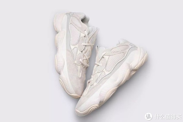 斗牛资讯| YEEZY 500 新配色实物图曝光！OG 是你么？_休闲运动鞋_什么