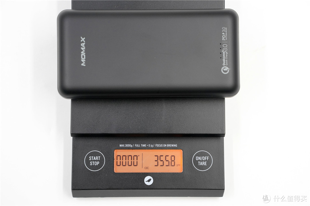 容量升级， MOMAX iPower minimal PD3移动电源评测（IP70）