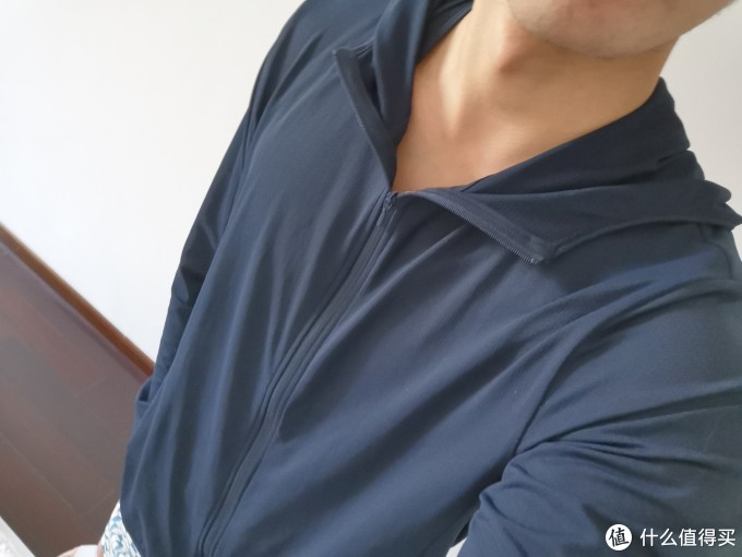 我女装了:优衣库AIRism网眼防晒衣女款男穿