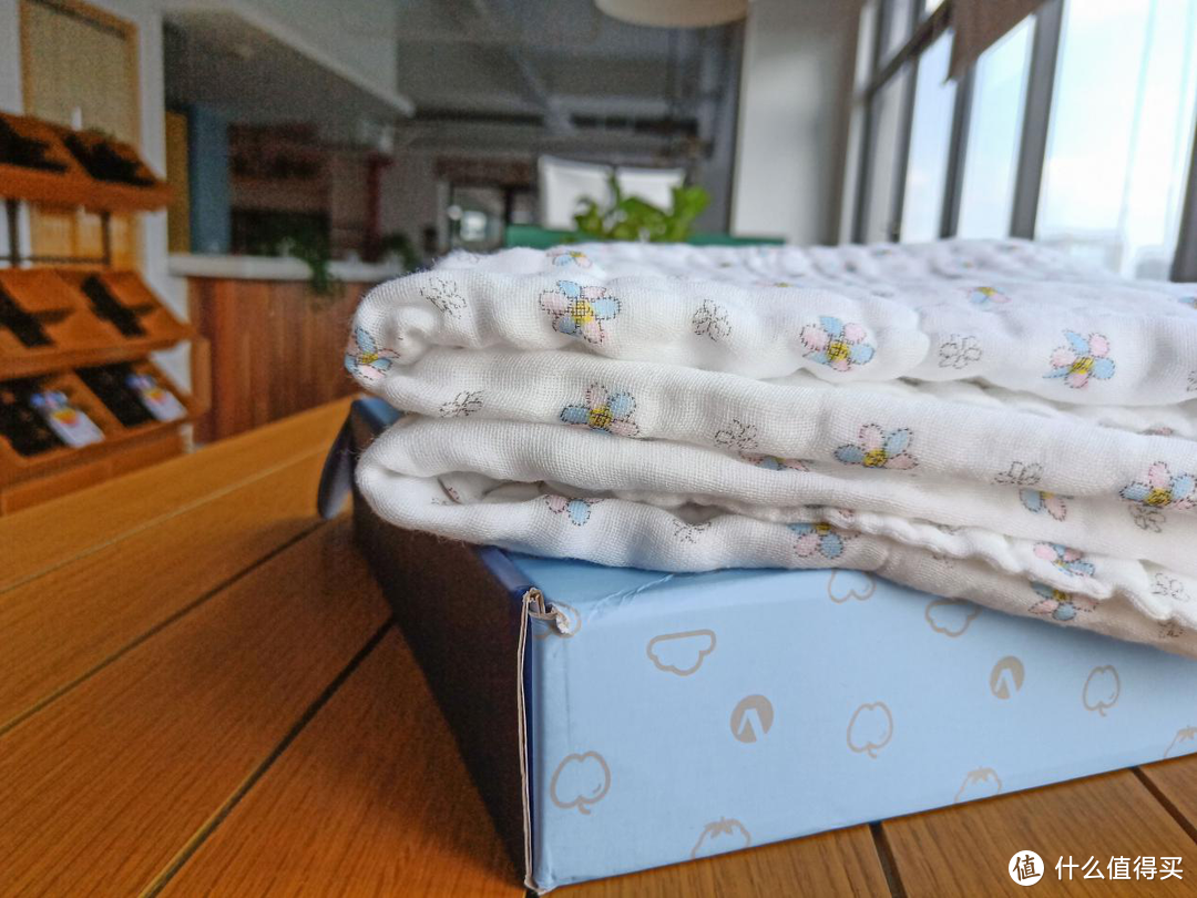 入手一款VIKI的纯棉纱浴巾，安全到打开包装就能用