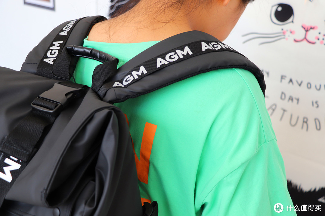 AGM黑盾双肩包体验：有颜有料还这么能装