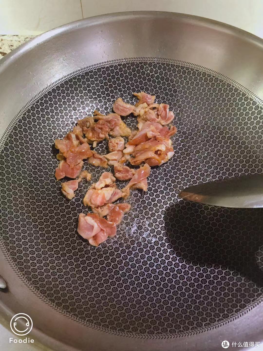 腌肉放油可以防粘锅