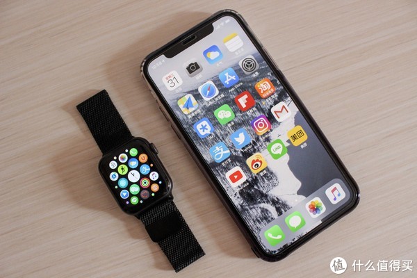 Apple watch终于跻身“全面屏”行列