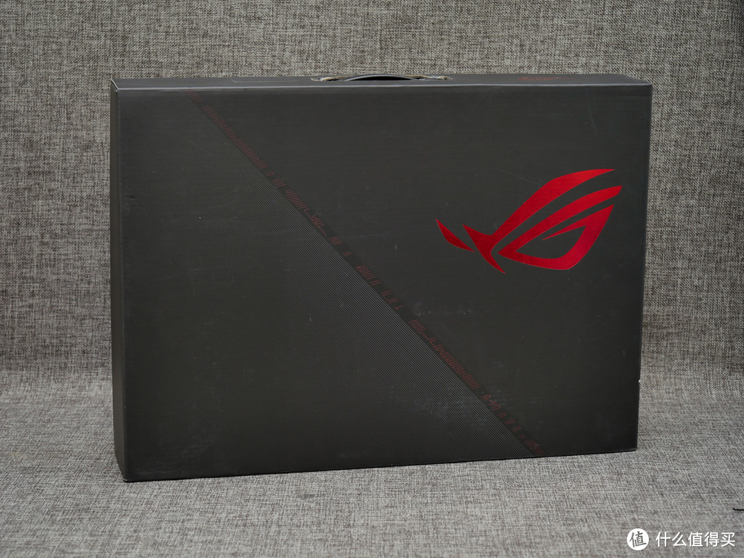 AMD登陆ROG笔记本！华硕 ROG 冰锐 Zephyrus GA502 开箱测试