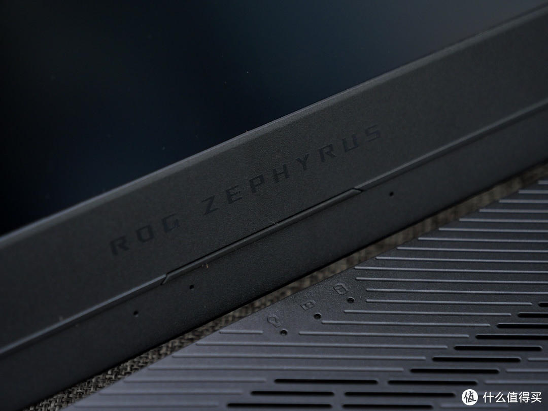 AMD登陆ROG笔记本！华硕 ROG 冰锐 Zephyrus GA502 开箱测试