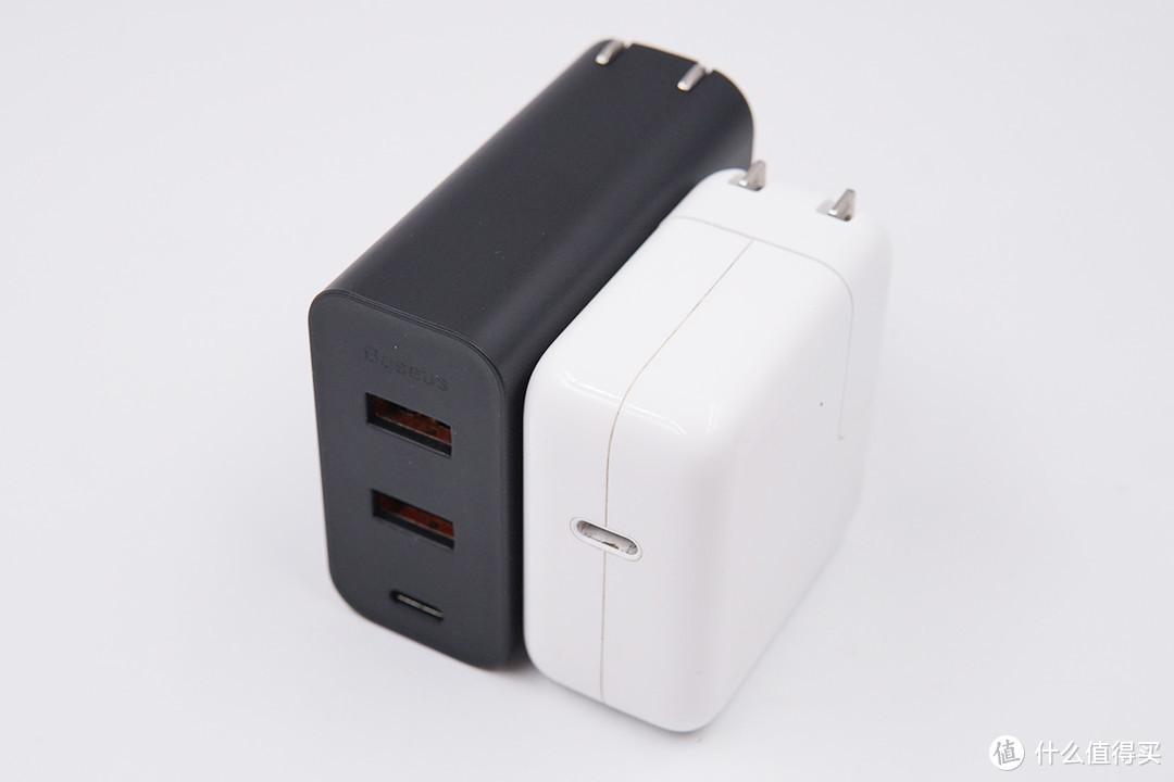 拆解报告：倍思60W 2A1C USB PD充电器