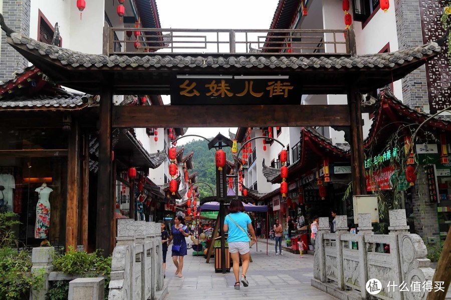 恩施旅游去哪里吃美食，这三个夜市聚集了当地的特色风味美食