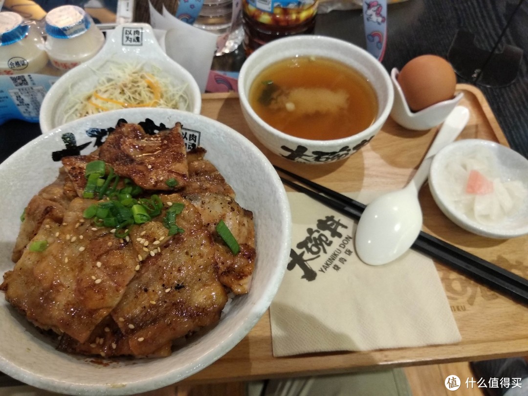 逛完青岛博物馆，坐标崂山丽达广场，一碗将就能吃饱的日式烧肉饭探店总结